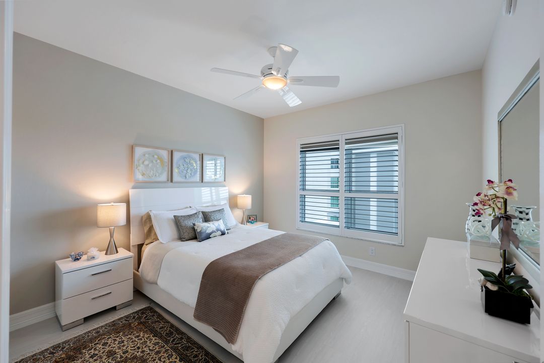 295 Grande Way #801, Naples, FL 34110