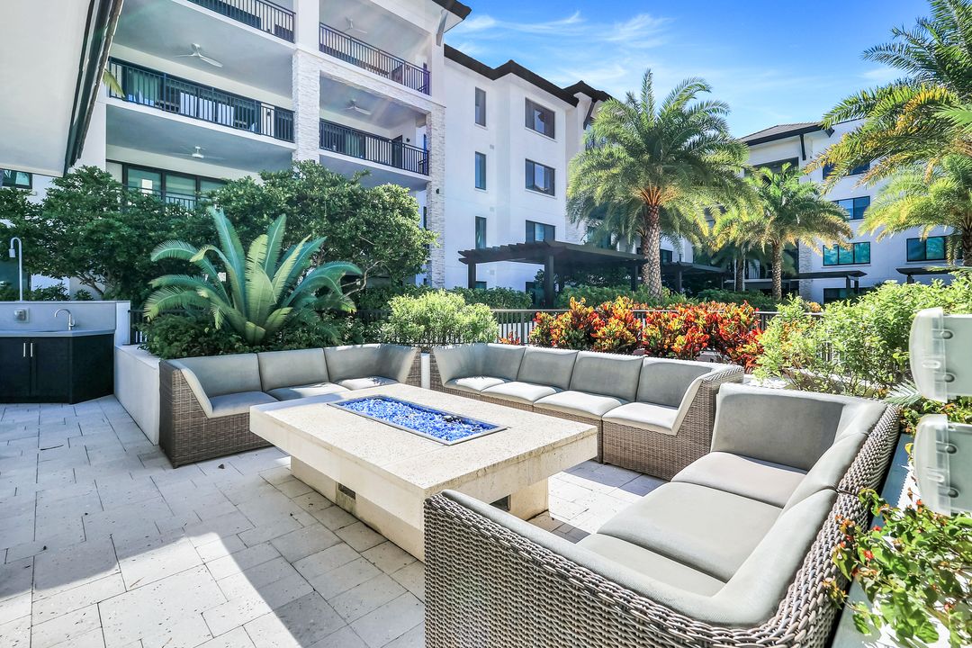 1130 3rd Ave S #211, Naples, FL 34102