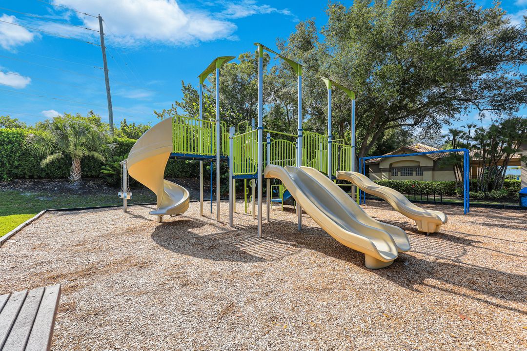 7720 Gardner Dr  #201, Naples, FL 34109