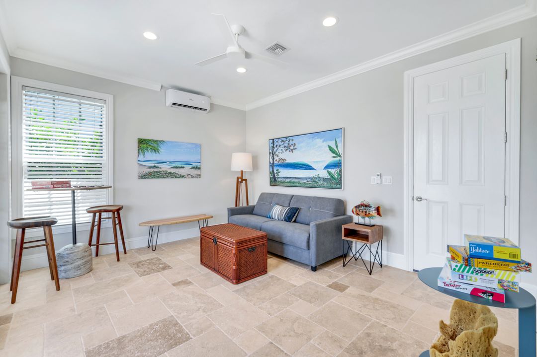 273 Egret Ave, Naples, FL 34108