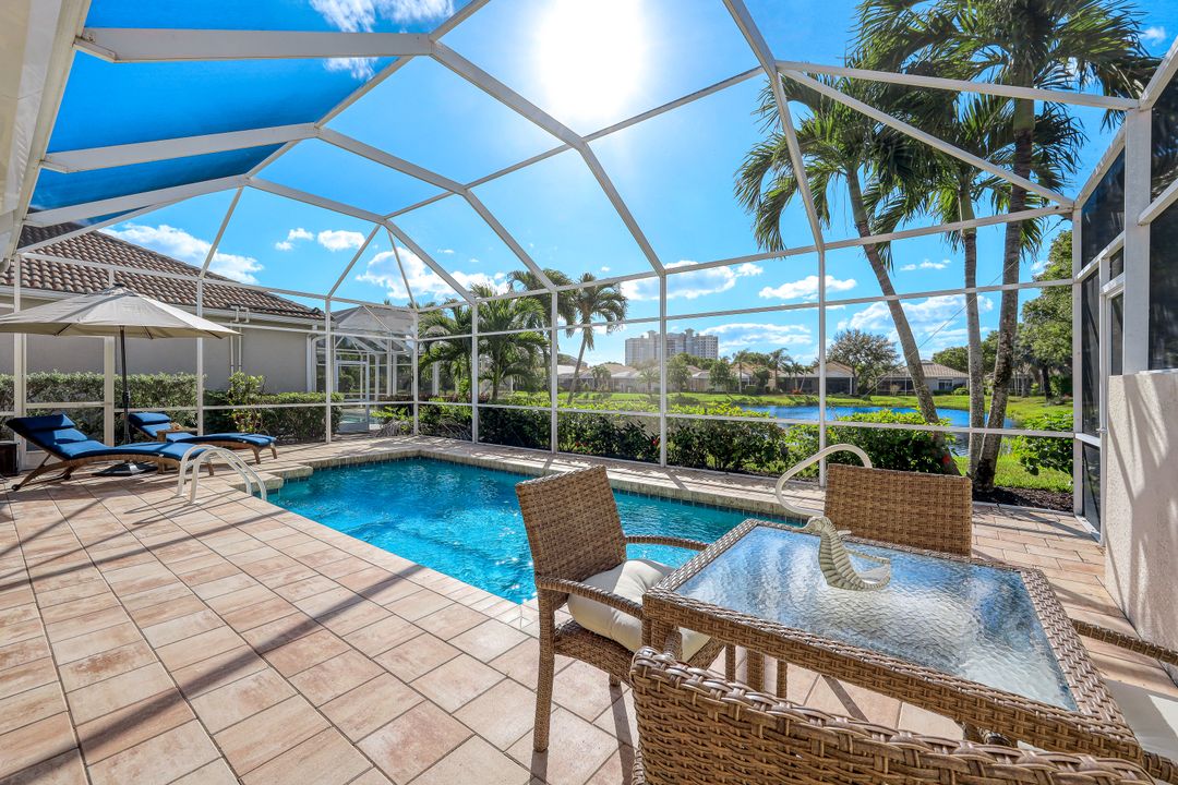 463 Tullamore Ln, Naples, FL 34110