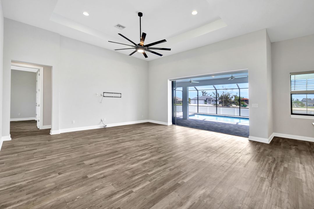 3527 SW 4th Ln, Cape Coral, FL 33991