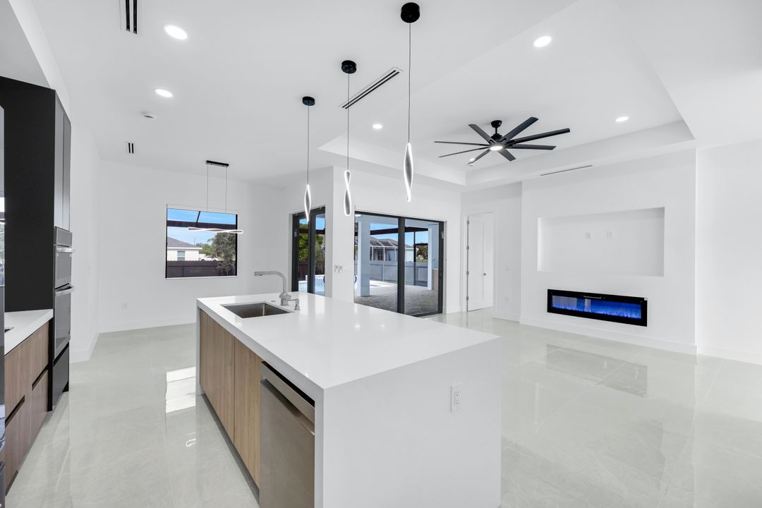 2122 NW 25th Pl, Cape Coral, FL 33993