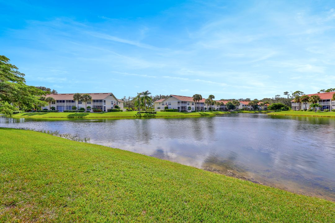 5025 Cedar Springs Dr #102, Naples, FL 34110