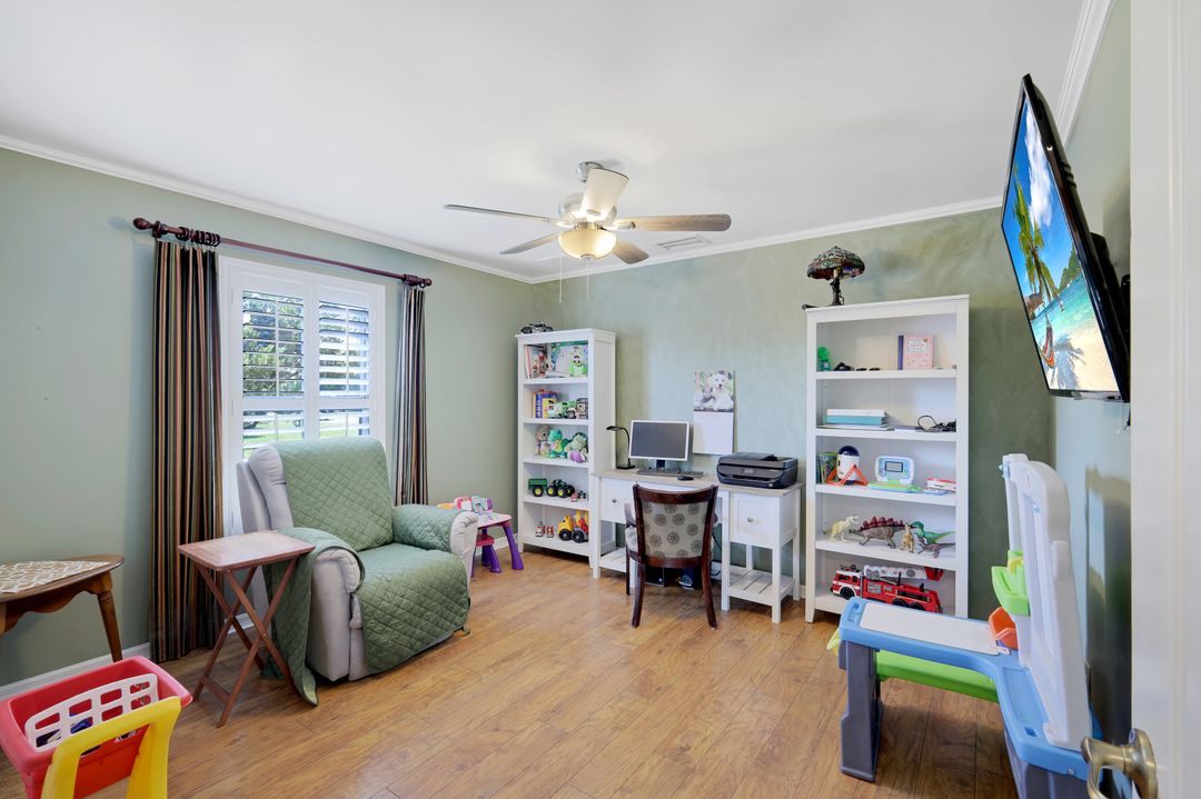 207 Plainfield St, Lehigh Acres, FL 33936