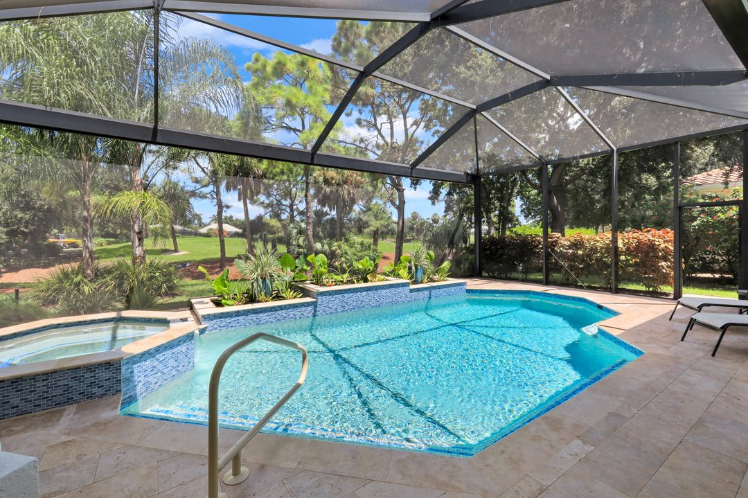 260 Cheshire Way, Naples, FL 34110