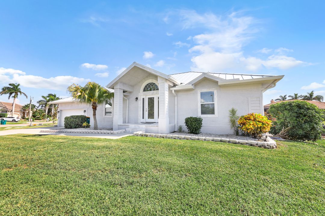 398 Wales Ct, Marco Island, FL 34145