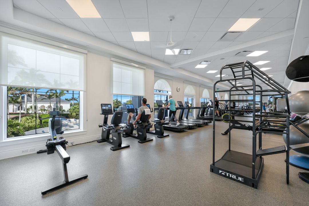 253 Cheshire Way, Naples, FL 34110