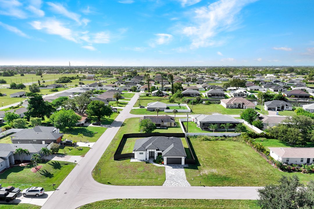 636 NE 8th Terrace, Cape Coral, FL 33909