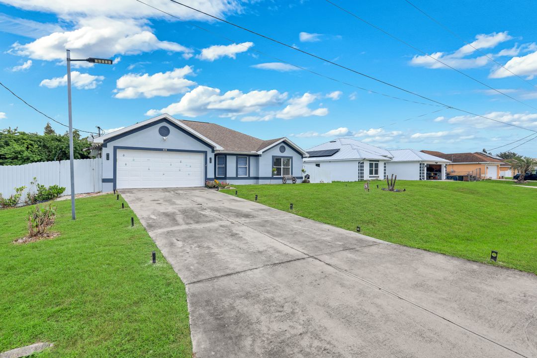 438 Willowbrook Dr, Lehigh Acres, FL 33972