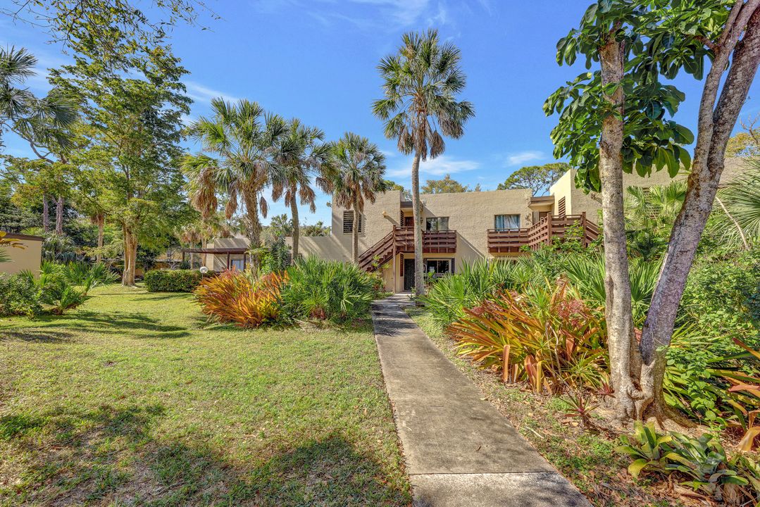 113 Pinebrook Dr, Fort Myers, FL 33907