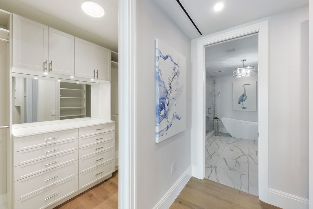 1130 3rd Ave S #207, Naples, FL 34102