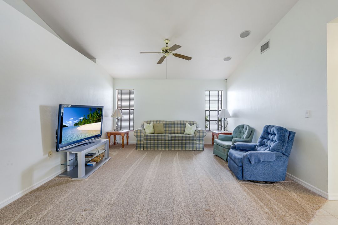 1002 SE 5th St, Cape Coral, FL 33990