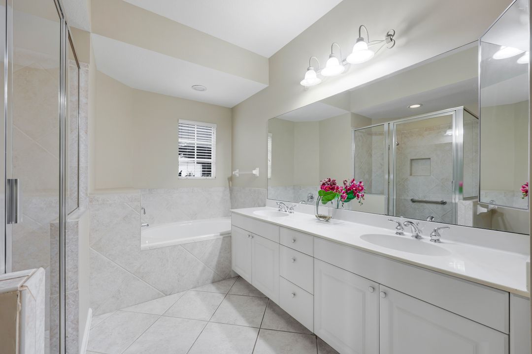 9261 Palmetto Ridge Dr #102, Bonita Springs, FL 34135