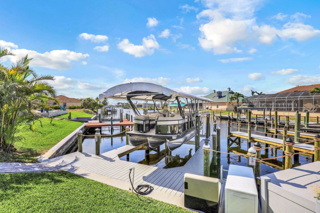 3518 Oasis Blvd, Cape Coral, FL 33914