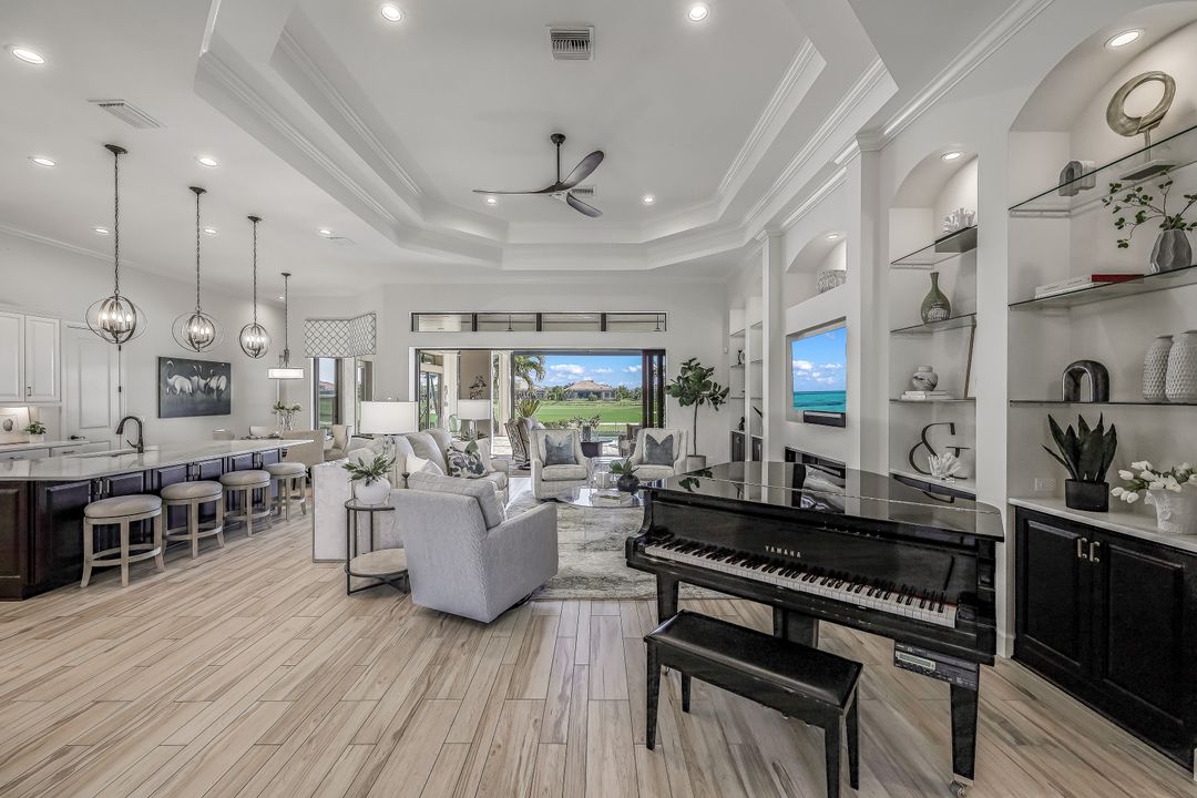 9071 Sorreno Ct, Naples, FL 34119