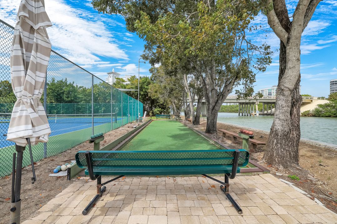 11118 Gulf Shore Dr #A401, Naples, FL 34108