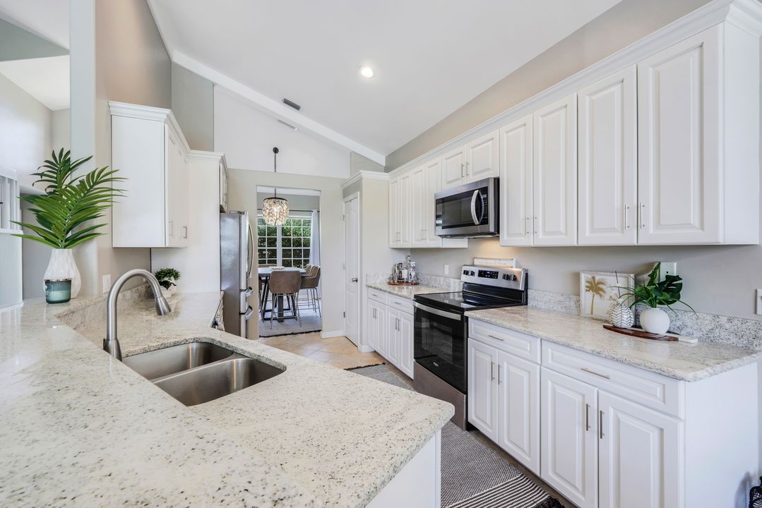 14852 Crescent Cove Dr, Fort Myers, FL 33908