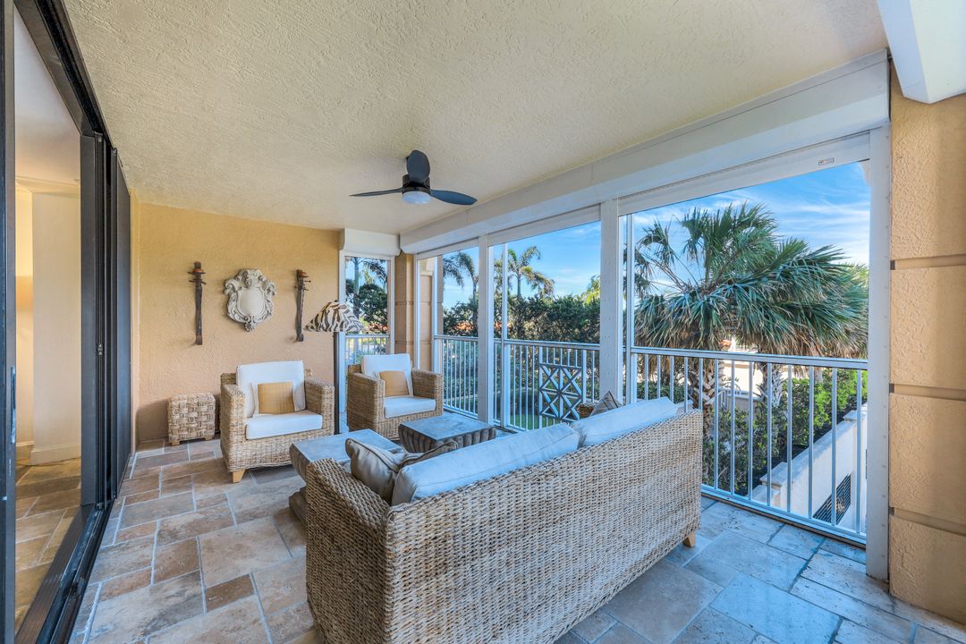 6597 Nicholas Blvd #306, Naples, FL 34108