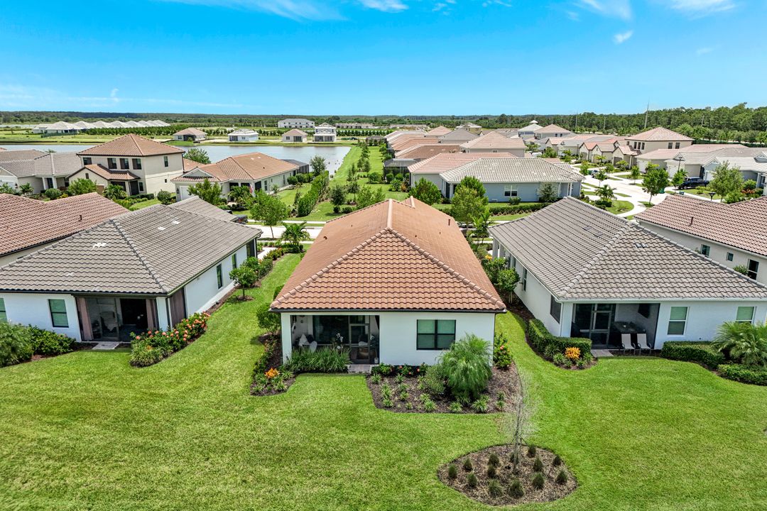 4621 Centaurus Cir, Naples, FL 34120