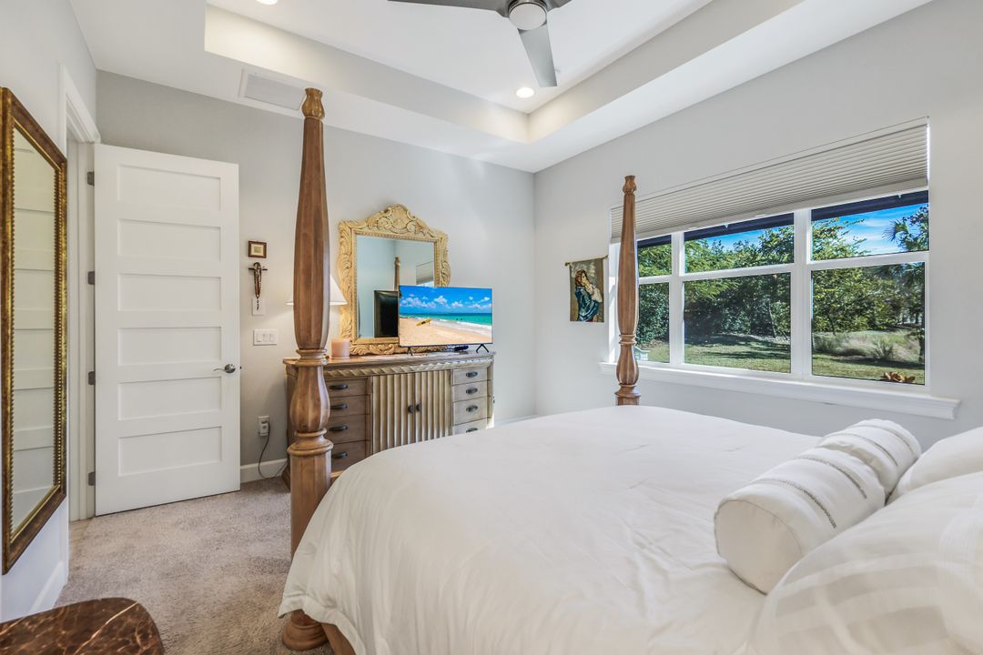 5802 Haiti Dr, Naples, FL 34112