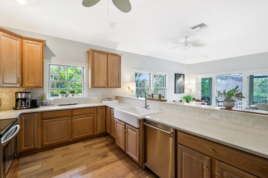 2130 Sunset Cir, Sanibel, FL 33957