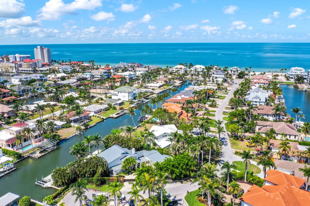 230 Seabreeze Ave, Naples, FL 34108