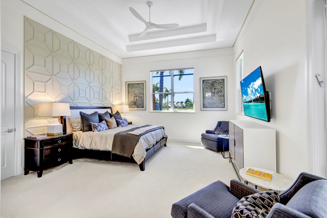 5746 Hammock Isles Dr, Naples, FL 34119