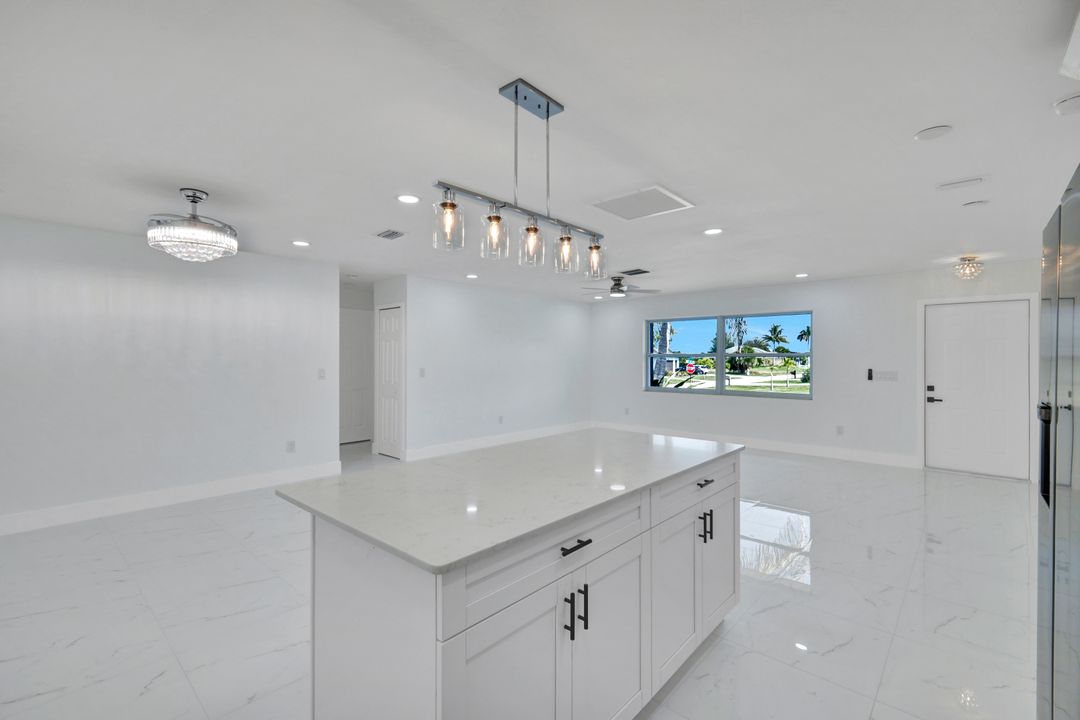 2134 SW 2nd Ct, Cape Coral, FL 33991