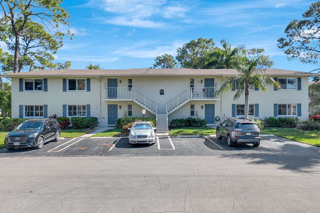 232 Memory Ln #2, Naples, FL 34112
