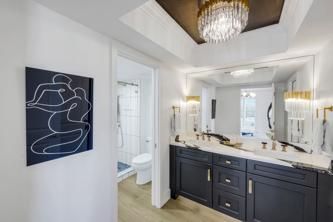 250 Park Shore Dr #801, Naples, FL 34103