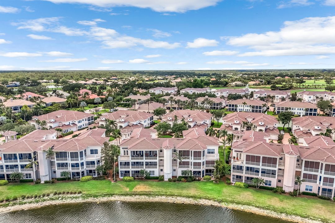 510 Avellino Isles Cir #2202, Naples, FL 34119