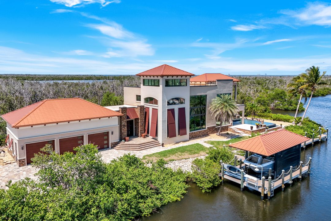 2755 Cussell Dr, Saint James City, FL 33956
