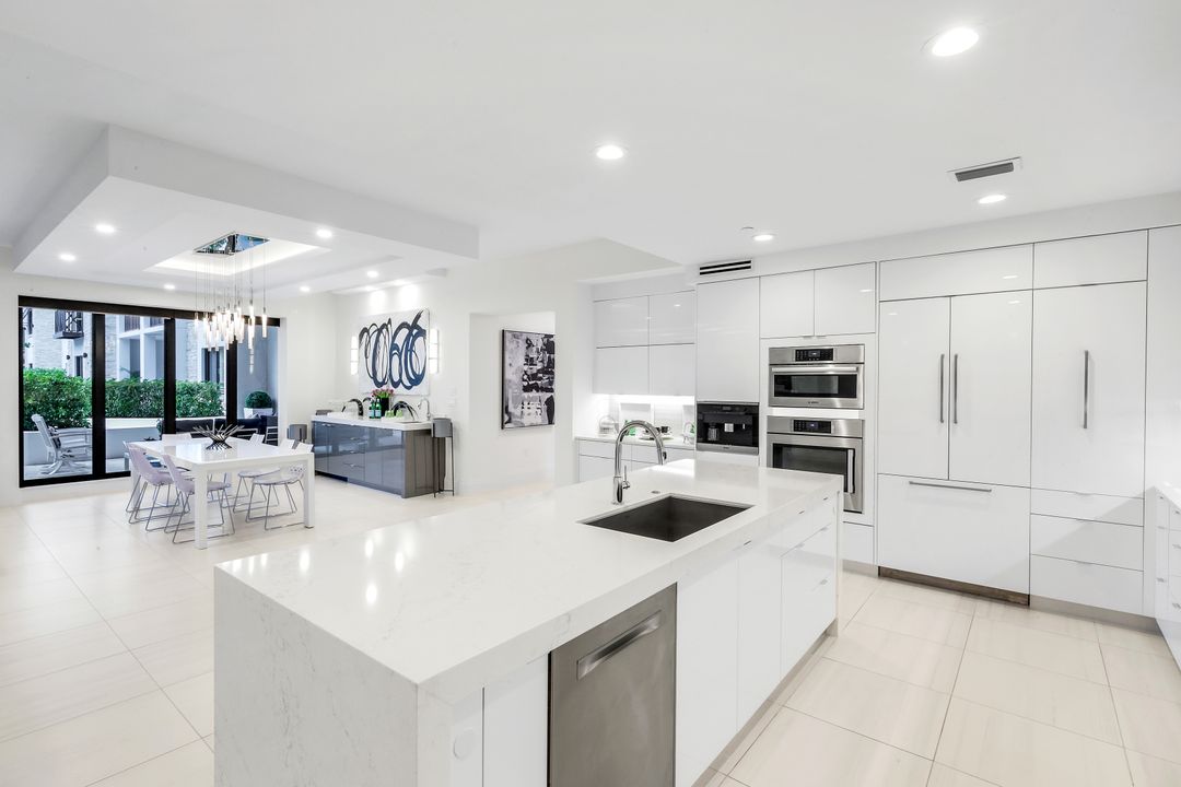 1135 3rd Ave S #210, Naples, FL 34102