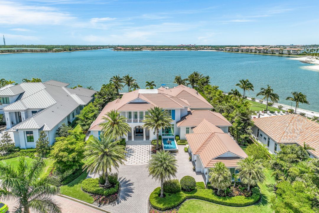 17412 Via Lugano Ct, Miromar Lakes, FL 33913
