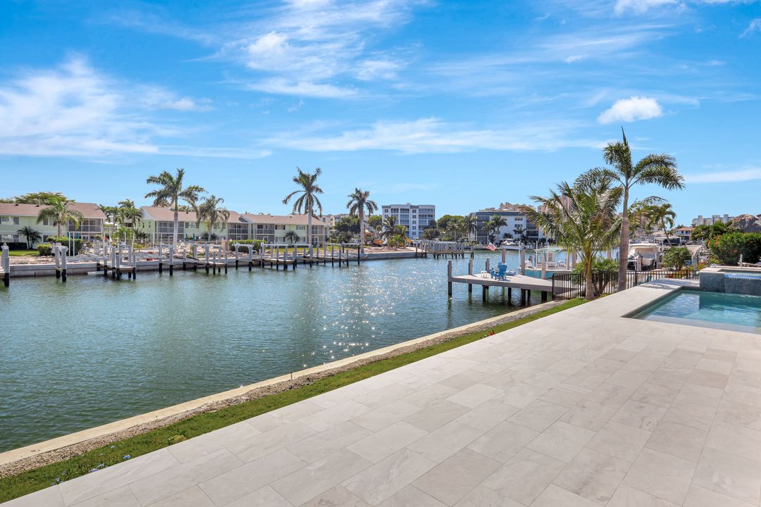 860 Banyan Ct, Marco Island, FL 34145