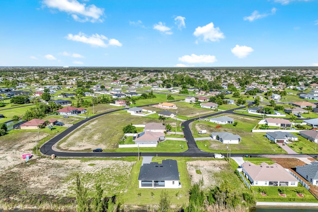 3445 NE 21st Ave, Cape Coral, FL 33909