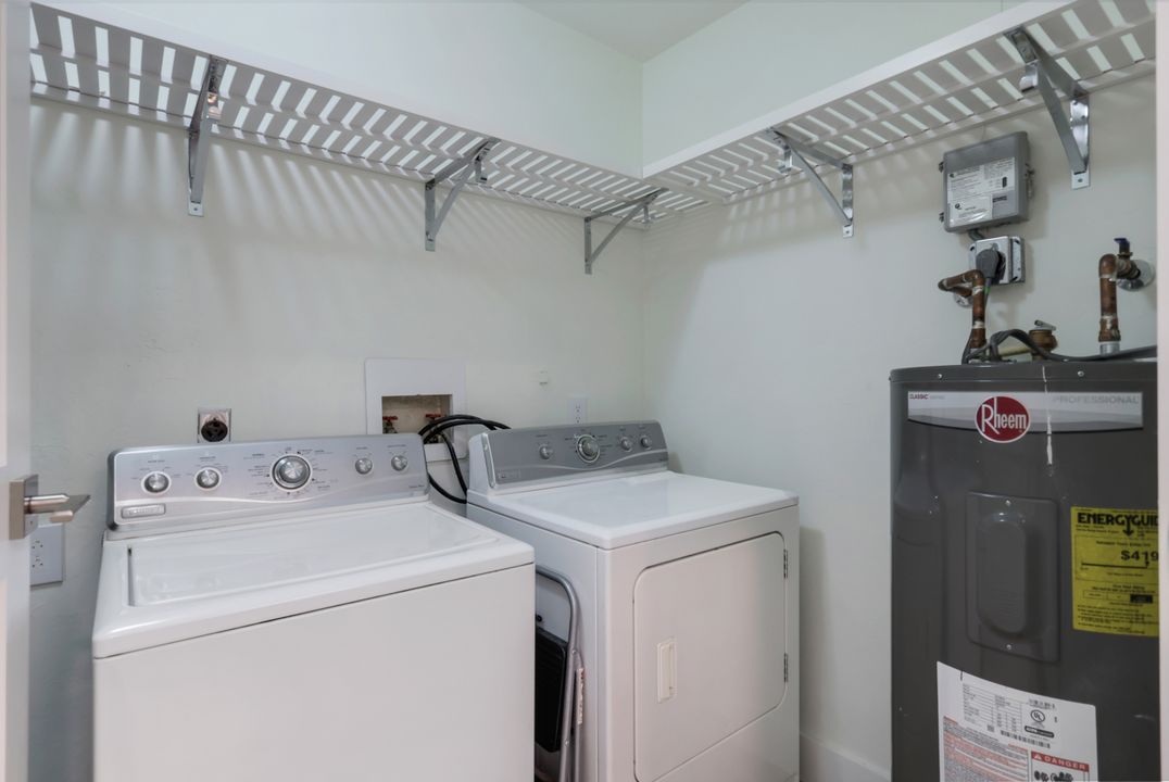 2861 Santa Barbara Blvd, Naples, FL 34116