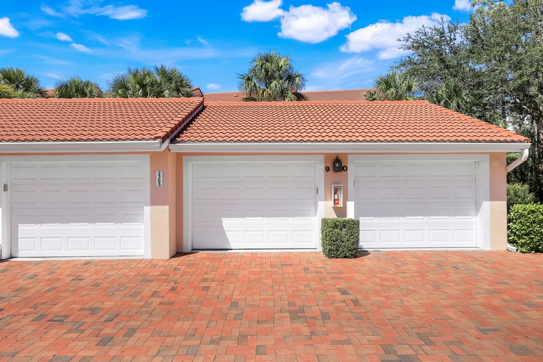 2365 Hidden Lake Dr #9, Naples, FL 34112