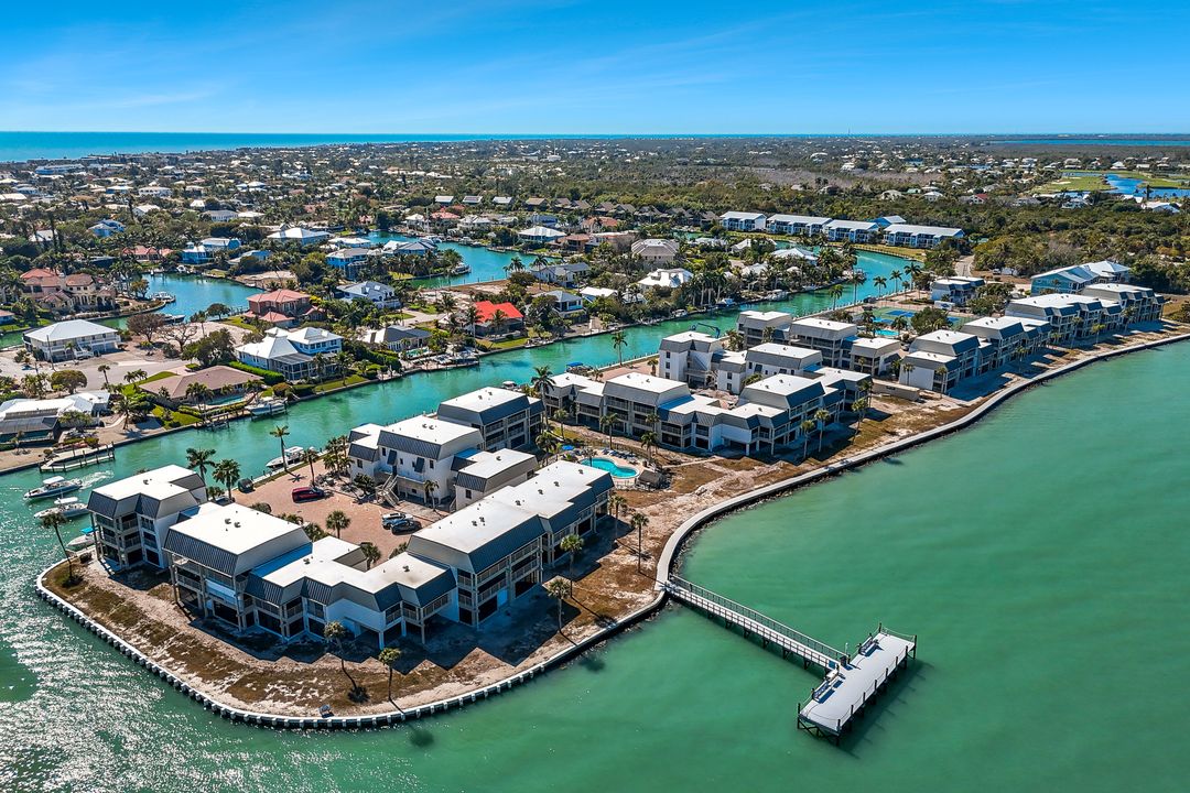 730 Sextant Dr, Sanibel, FL 33957