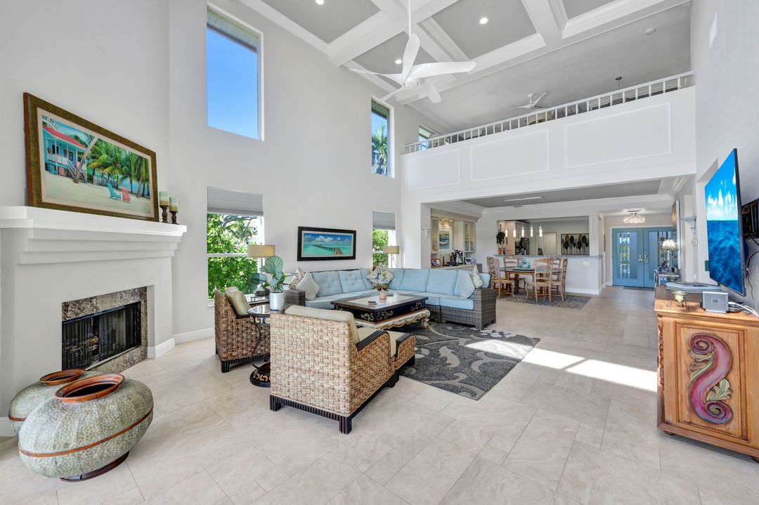 10339 Quail Crown Dr, Naples, FL 34119