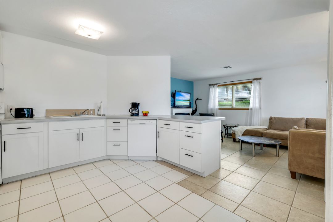 512 105th Ave N #1-2, Naples, FL 34108