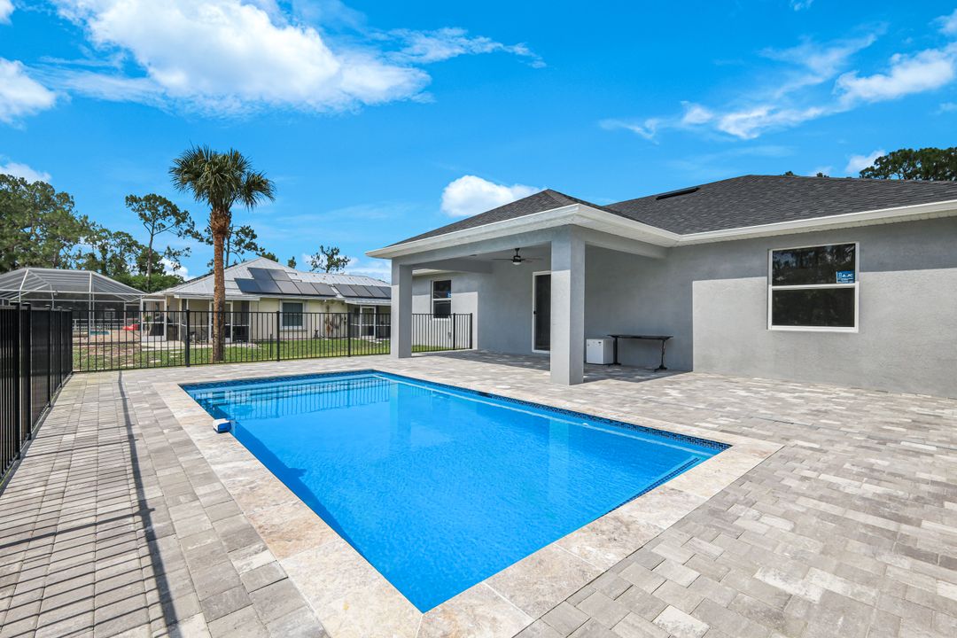 407 Columbus Ave, Lehigh Acres, FL 33972