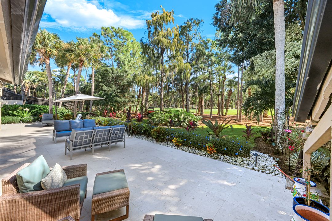 370 Edgemere Way N, Naples, FL 34105