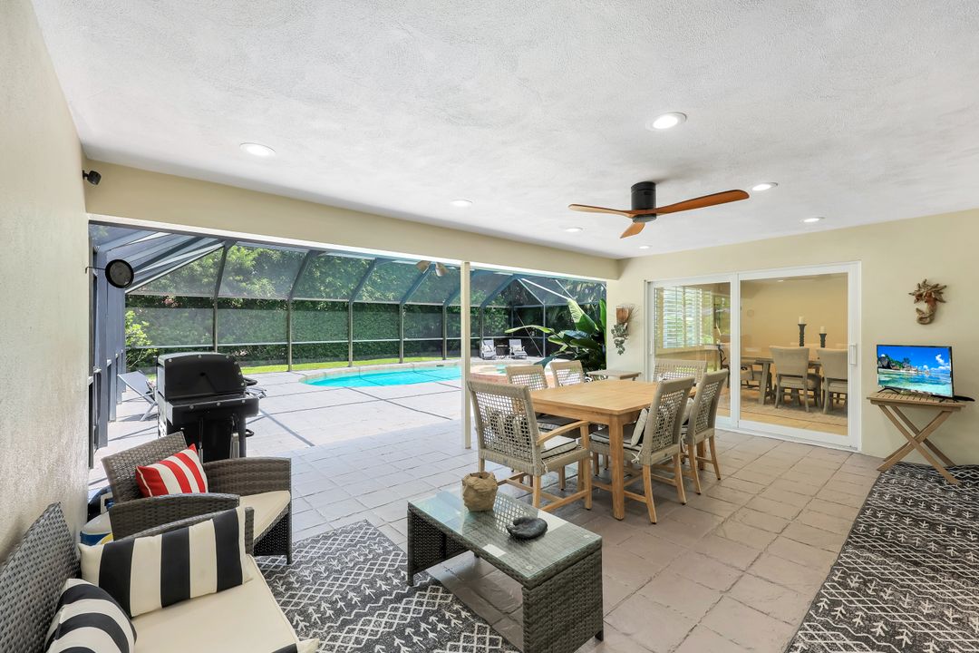 725 Old Trail Dr, Naples, FL 34103