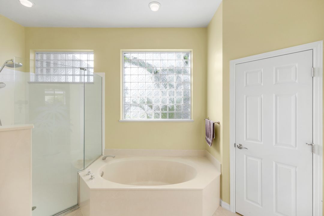 1201 Jardin Dr, Naples, FL 34104