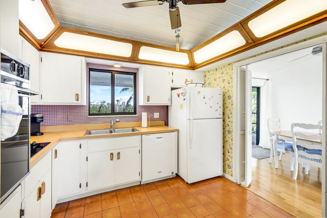 647 Rabbit Rd, Sanibel, FL 33957