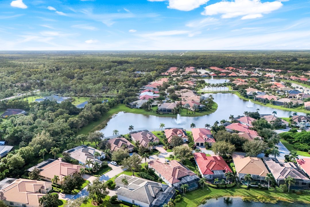 5799 Hammock Isles Dr, Naples, FL 34119