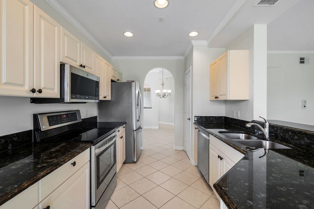 3058 Driftwood Way #4407, Naples, FL 34109