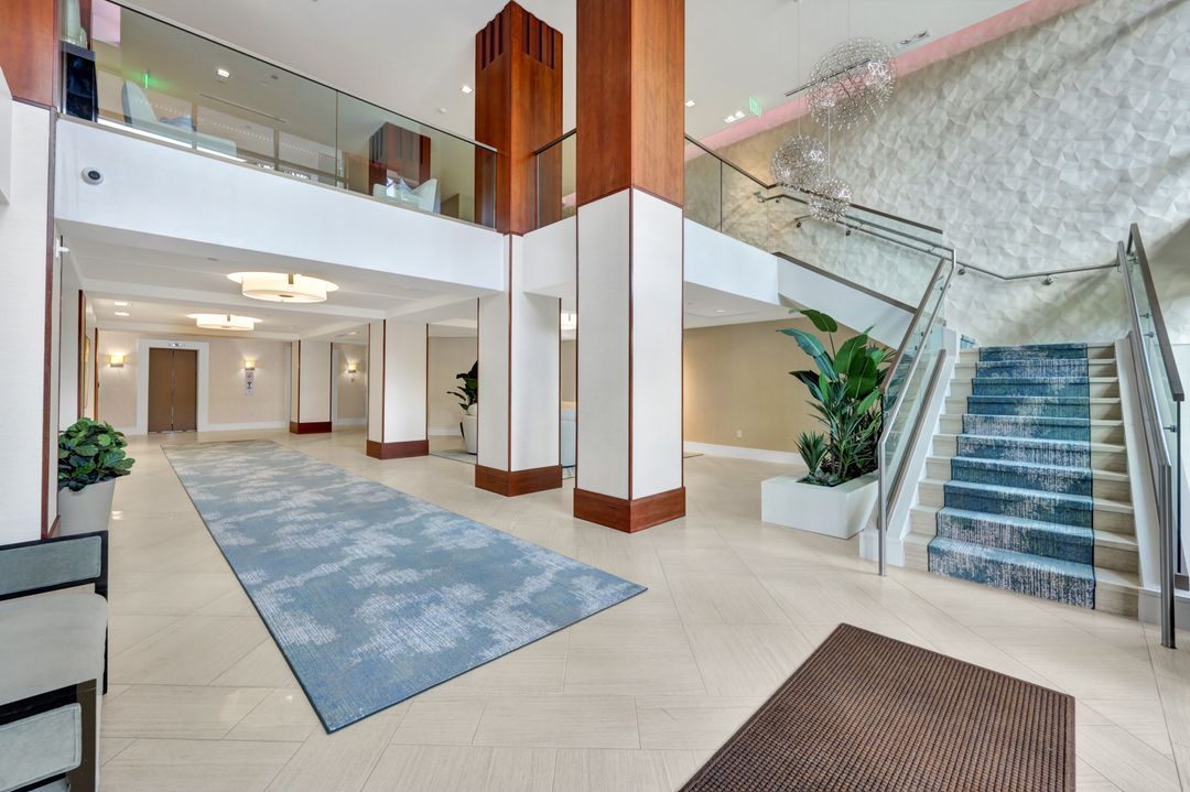 5601 Turtle Bay Dr #404, Naples, FL 34108